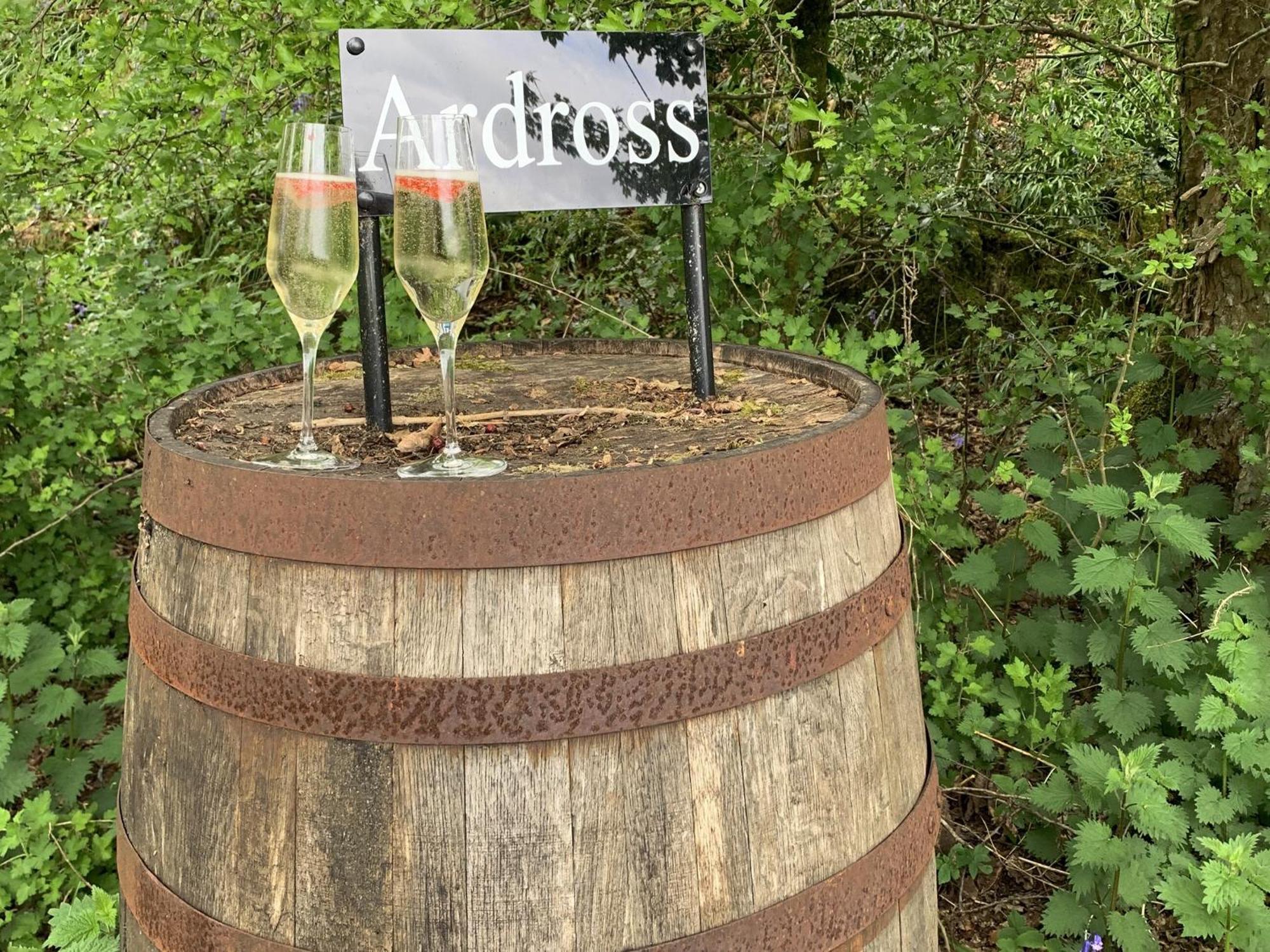 Ardross Villa Комри Екстериор снимка