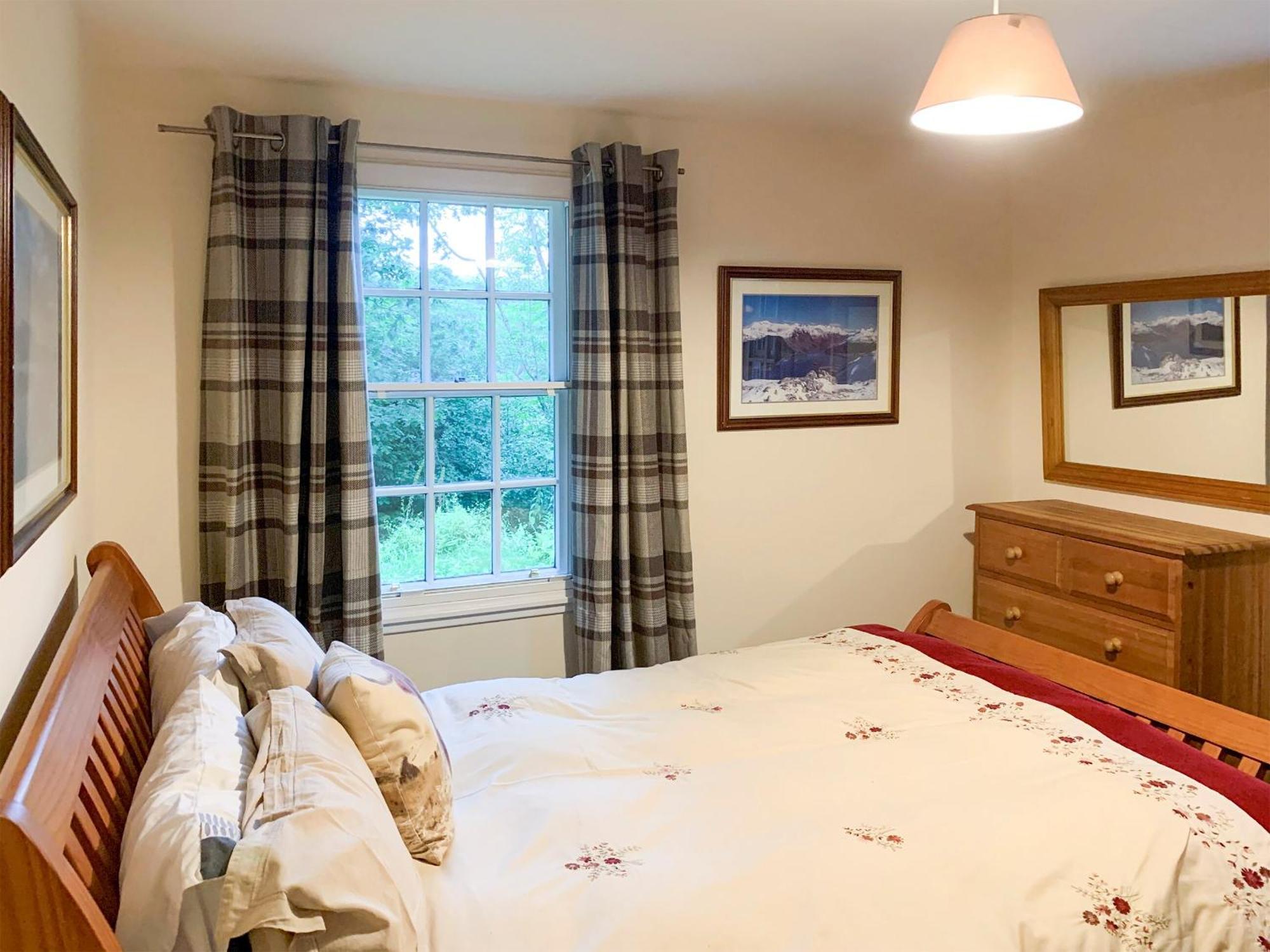 Ardross Villa Комри Екстериор снимка